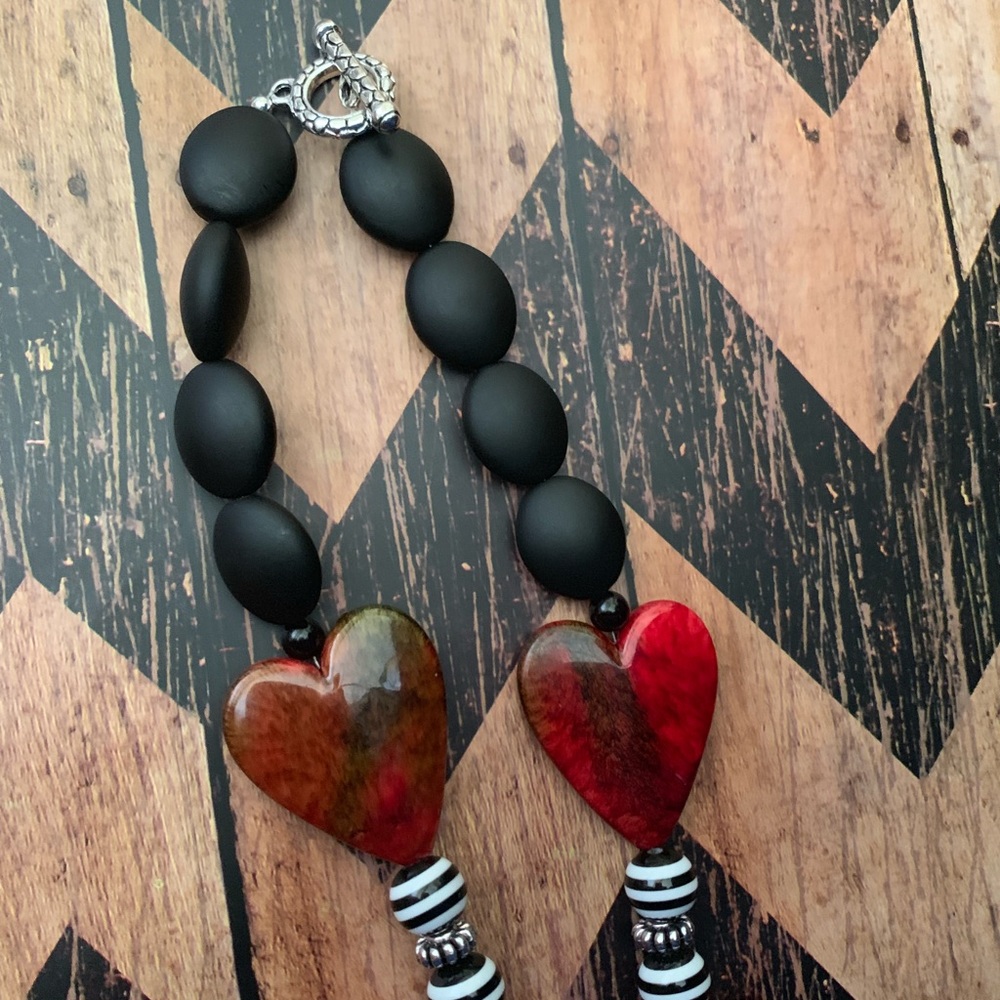 Heart statement necklace - Picture 4 of 5